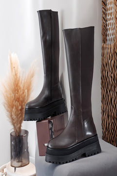 Command Bold Brown