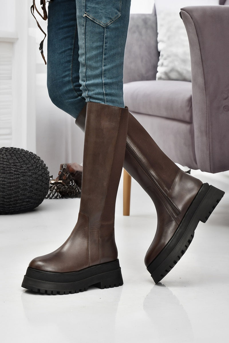 Command Bold Brown